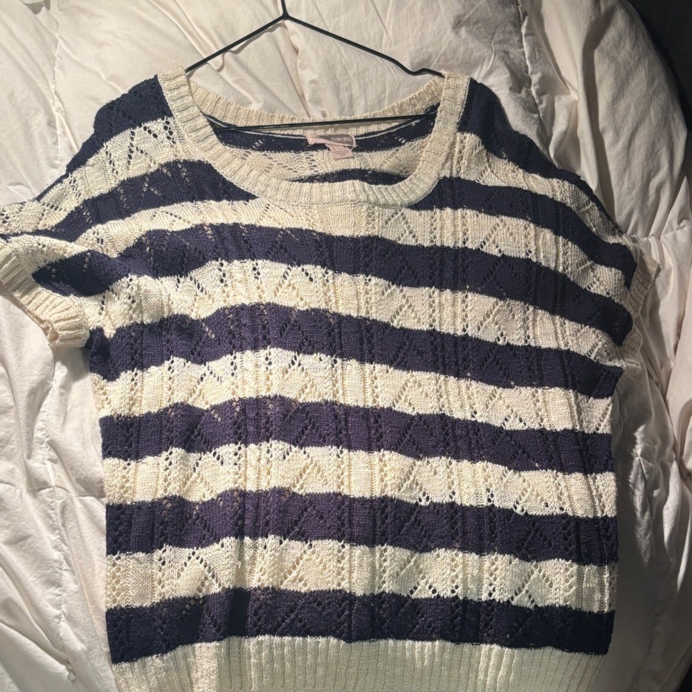 Forever 21 Navy and Cream Knit Top